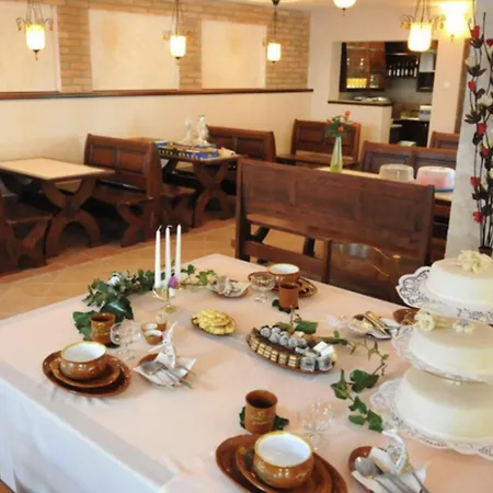 شقة Nagydombi Vendeghaz Marianosztra