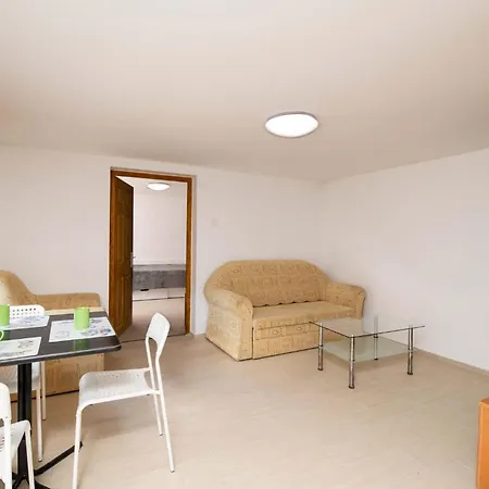 Nagydombi Vendeghaz *