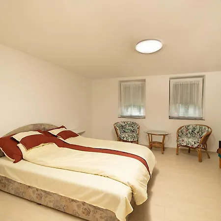 Nagydombi Vendeghaz