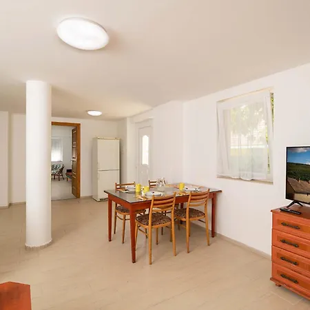 شقة Nagydombi Vendeghaz *