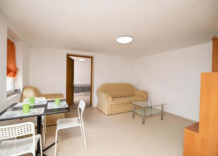 Nagydombi Vendeghaz *